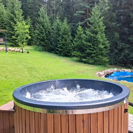 Noemi Pod Ziarom
